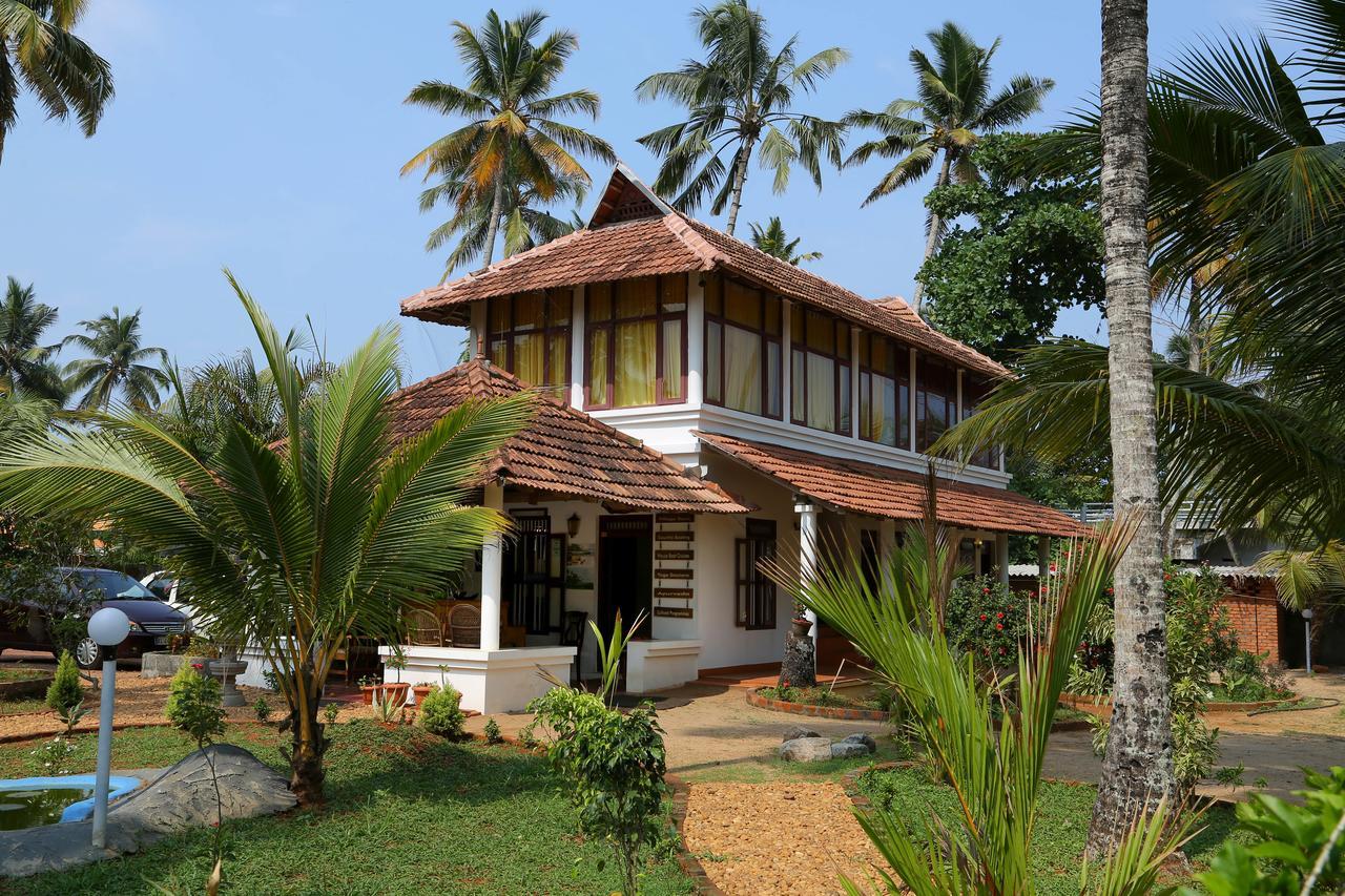 Pozhiyoram Ayurveda Beach Resort Alappuzha Экстерьер фото