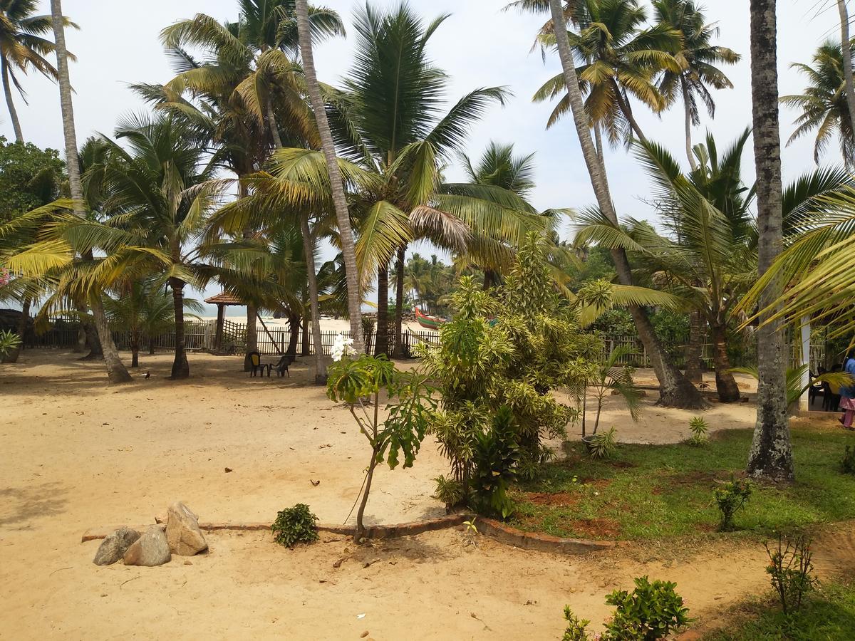 Pozhiyoram Ayurveda Beach Resort Alappuzha Экстерьер фото