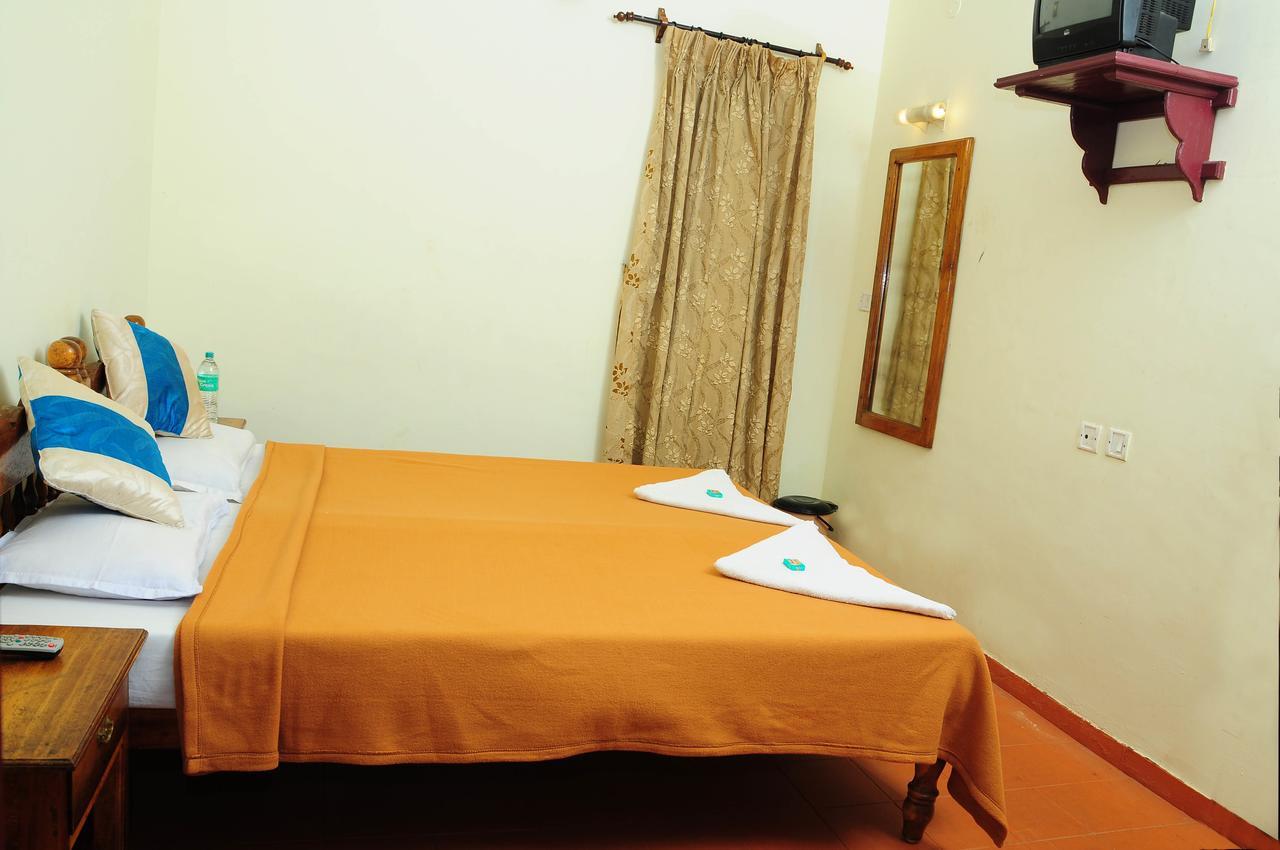 Pozhiyoram Ayurveda Beach Resort Alappuzha Экстерьер фото