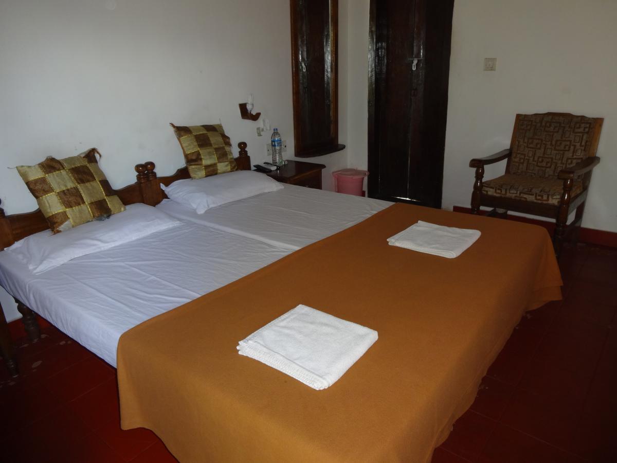 Pozhiyoram Ayurveda Beach Resort Alappuzha Экстерьер фото