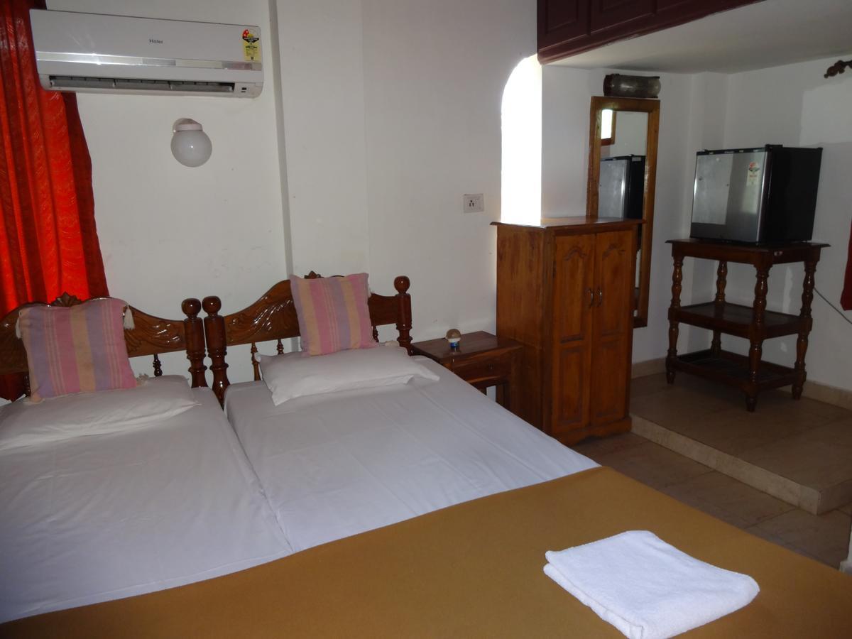 Pozhiyoram Ayurveda Beach Resort Alappuzha Экстерьер фото