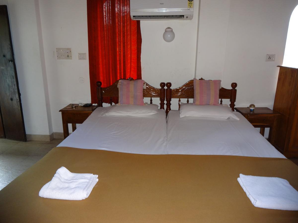 Pozhiyoram Ayurveda Beach Resort Alappuzha Экстерьер фото