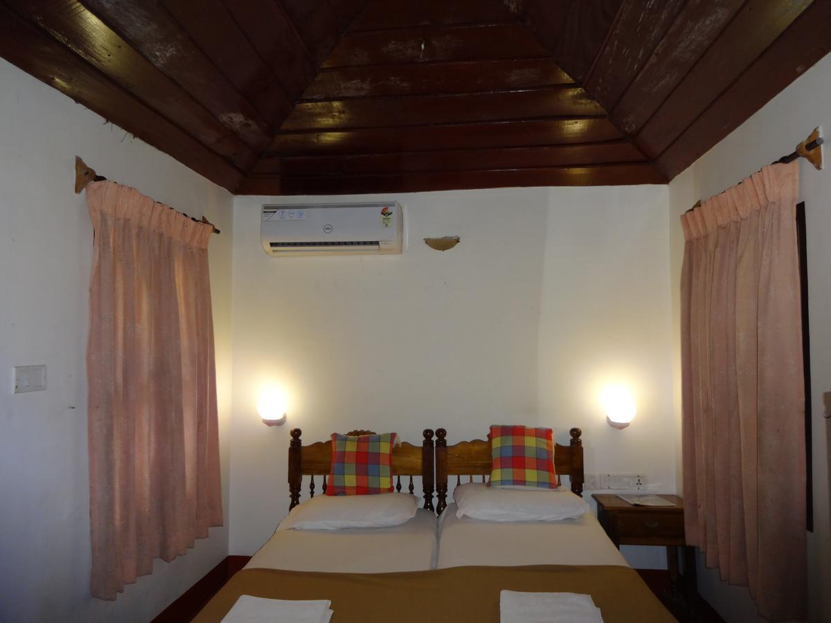 Pozhiyoram Ayurveda Beach Resort Alappuzha Экстерьер фото
