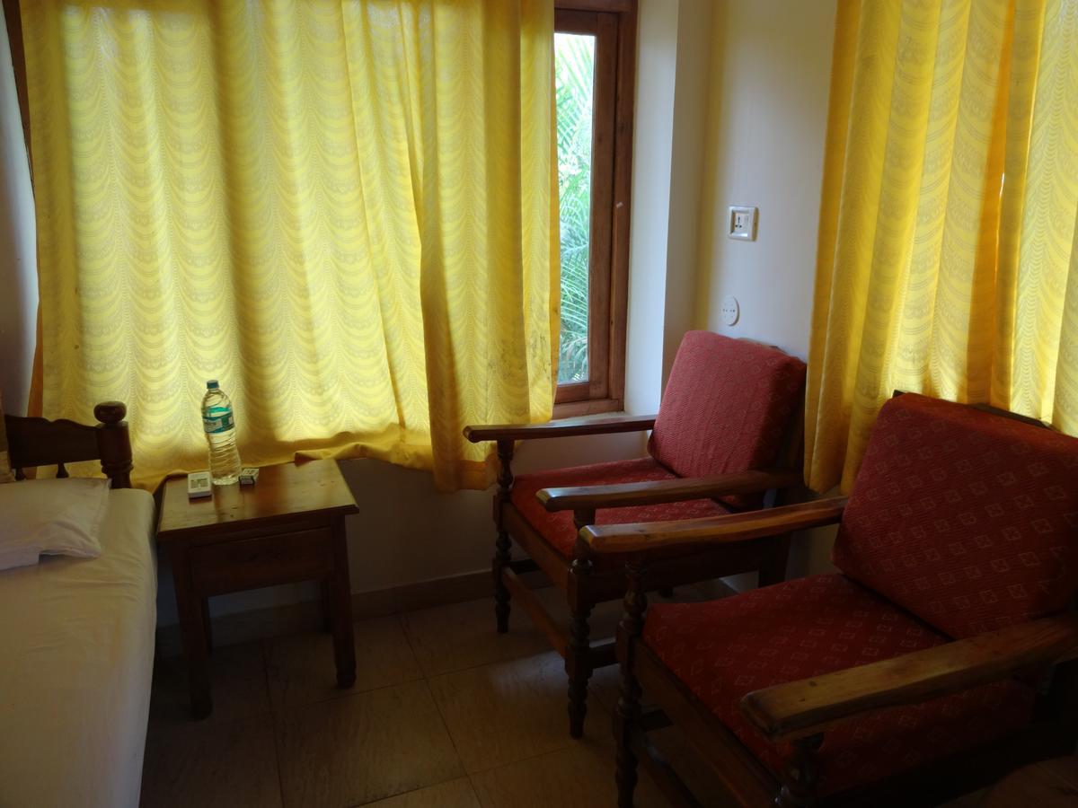 Pozhiyoram Ayurveda Beach Resort Alappuzha Экстерьер фото