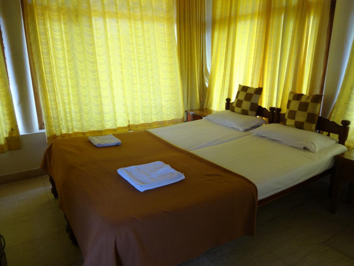 Pozhiyoram Ayurveda Beach Resort Alappuzha Экстерьер фото